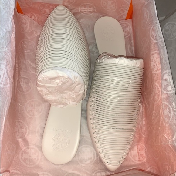Tory Burch, Sienna Flat/Mules, White Leather, Sz 10.5, NWB - Picture 8 of 10